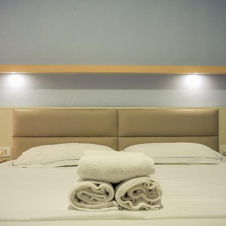 Hotel Andi Durrës Zewnętrze zdjęcie