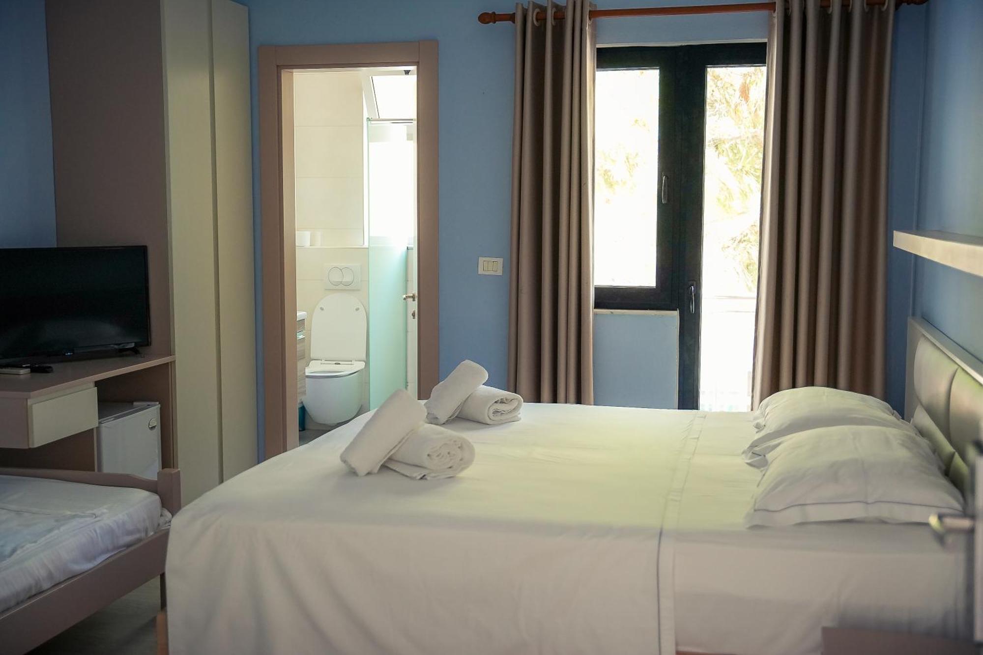 Hotel Andi Durrës Zewnętrze zdjęcie