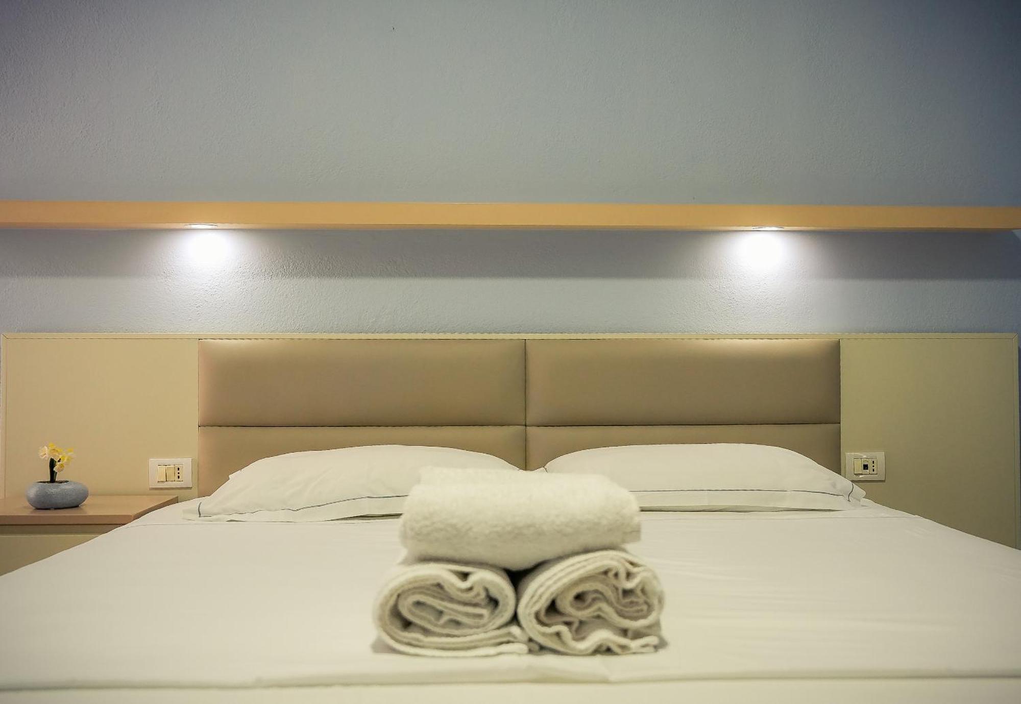 Hotel Andi Durrës Zewnętrze zdjęcie