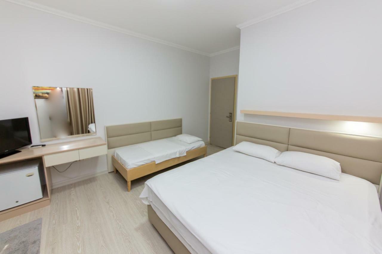Hotel Andi Durrës Zewnętrze zdjęcie